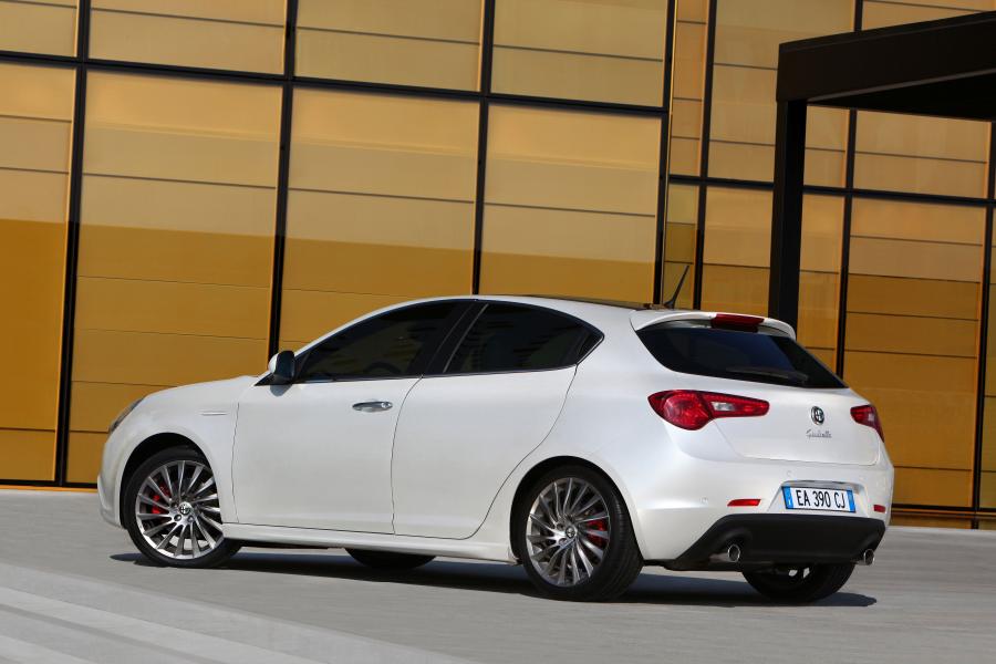  Alfa Romeo Giulietta 2010 года  (фото 46 из 61)